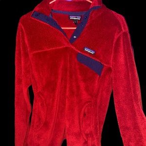 Womens red and navy Patagonia pull over
